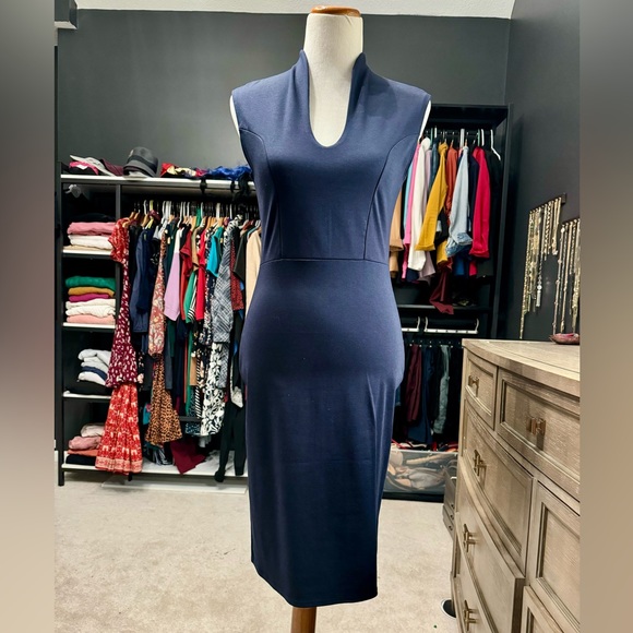 Navy, form-fitting sheath dress; size L - Picture 1 of 3